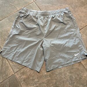 Men’s Nike DriFit Gray Lined Athletic Shorts With Pockets XXL